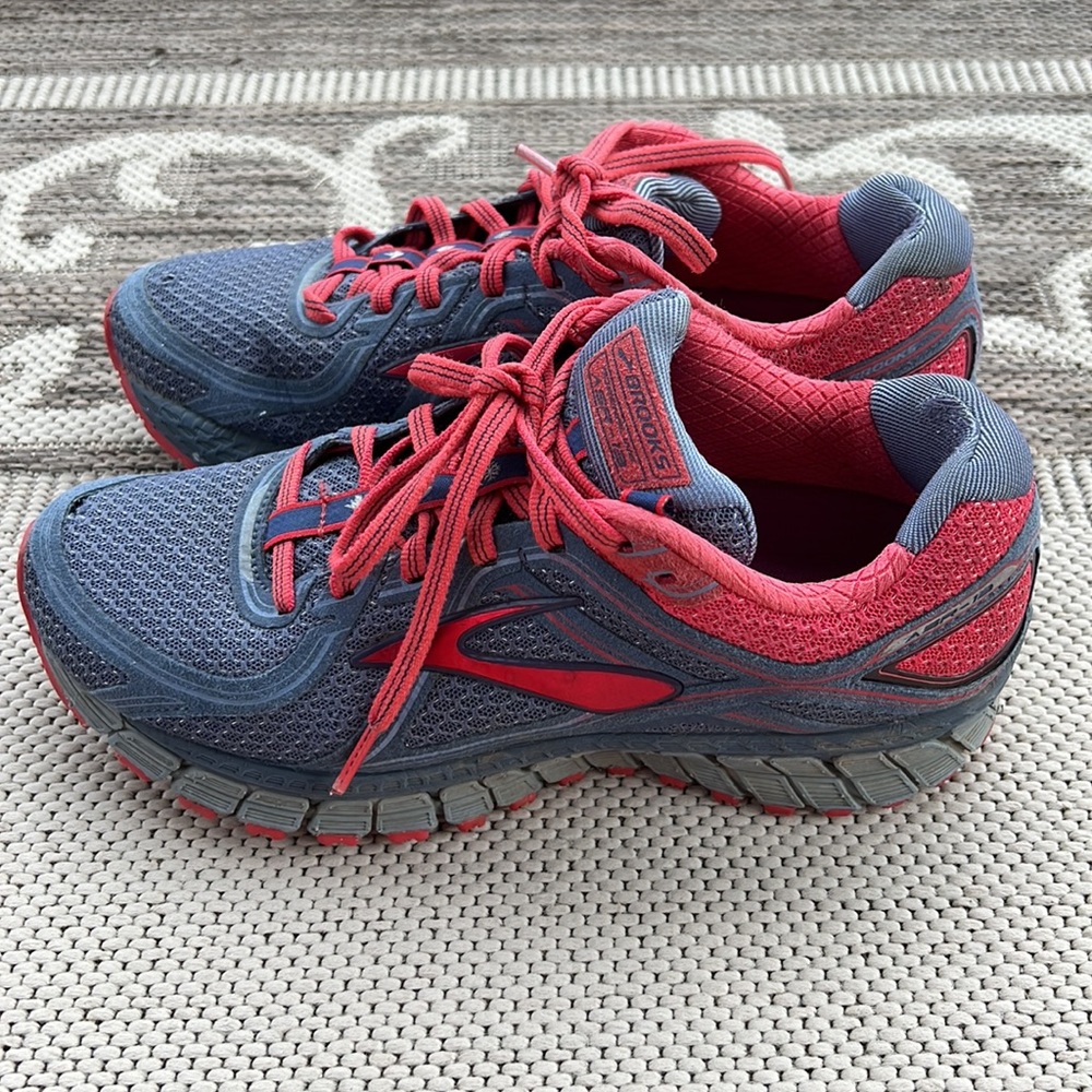 Brooks Women’s Adrenaline ASR-13 Sneakers